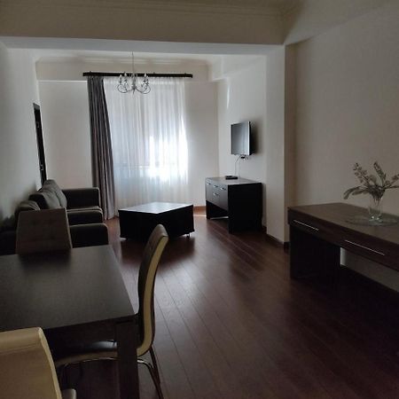 California Boutique Hotel Yerevan Bagian luar foto