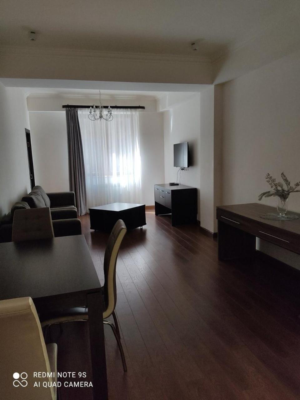 California Boutique Hotel Yerevan Bagian luar foto