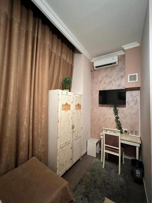 California Boutique Hotel Yerevan Bagian luar foto